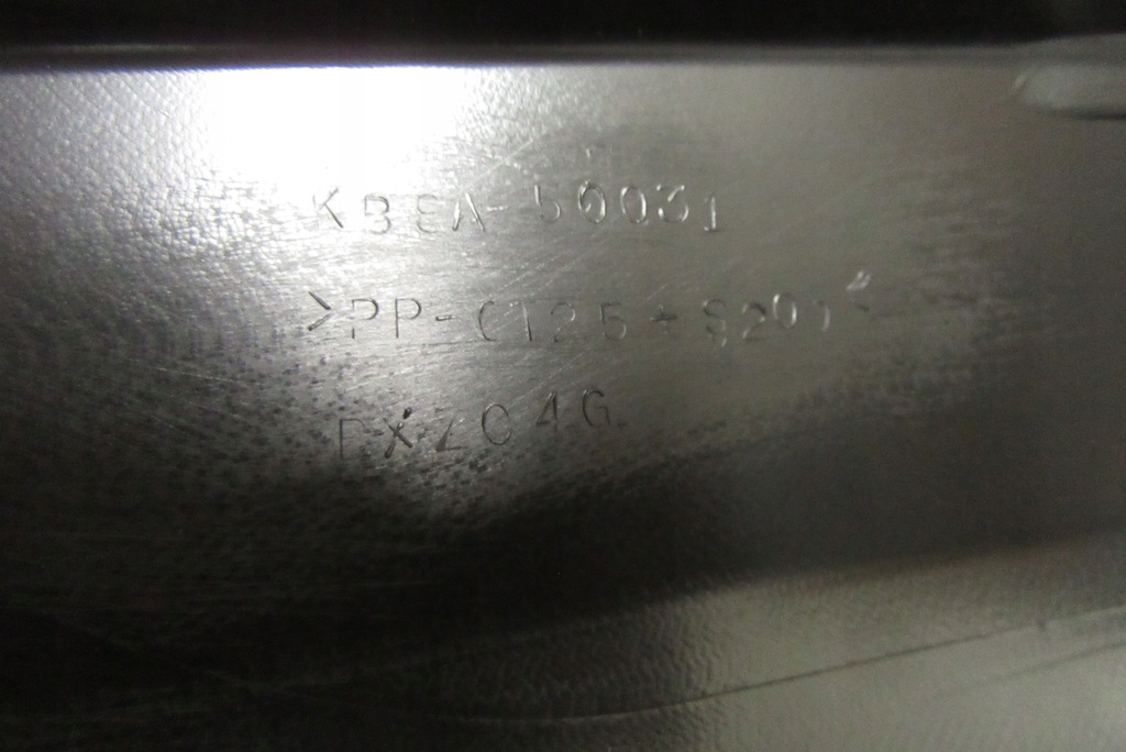 фото №12, Mazda оригинальный номер kb8a-50031 бампер