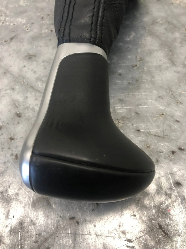 Чехол ручка автоматическая коробка передач audi a4 b8 рестайлинг  8k1713139r с Разборки