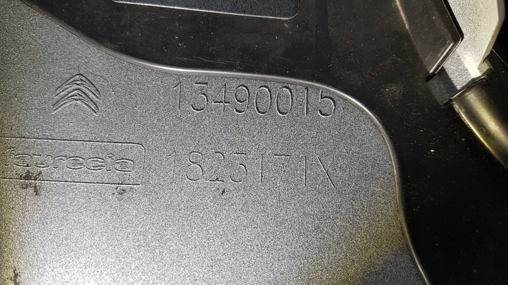 фото №10, Citroen c3 aircross 17- бампер перед решётка радиатора решётка средняя