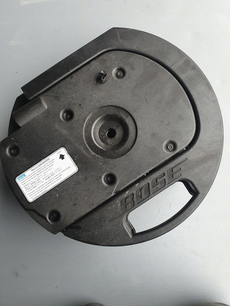 фото №1, Сабвуфер mazda 6 bose kombi