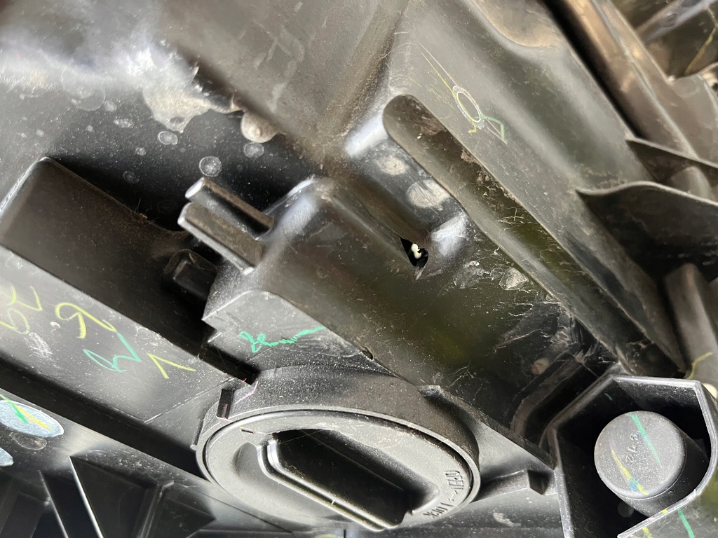 фото №8, Лампа левая передняя mazda 2 ii iii 13 pin led