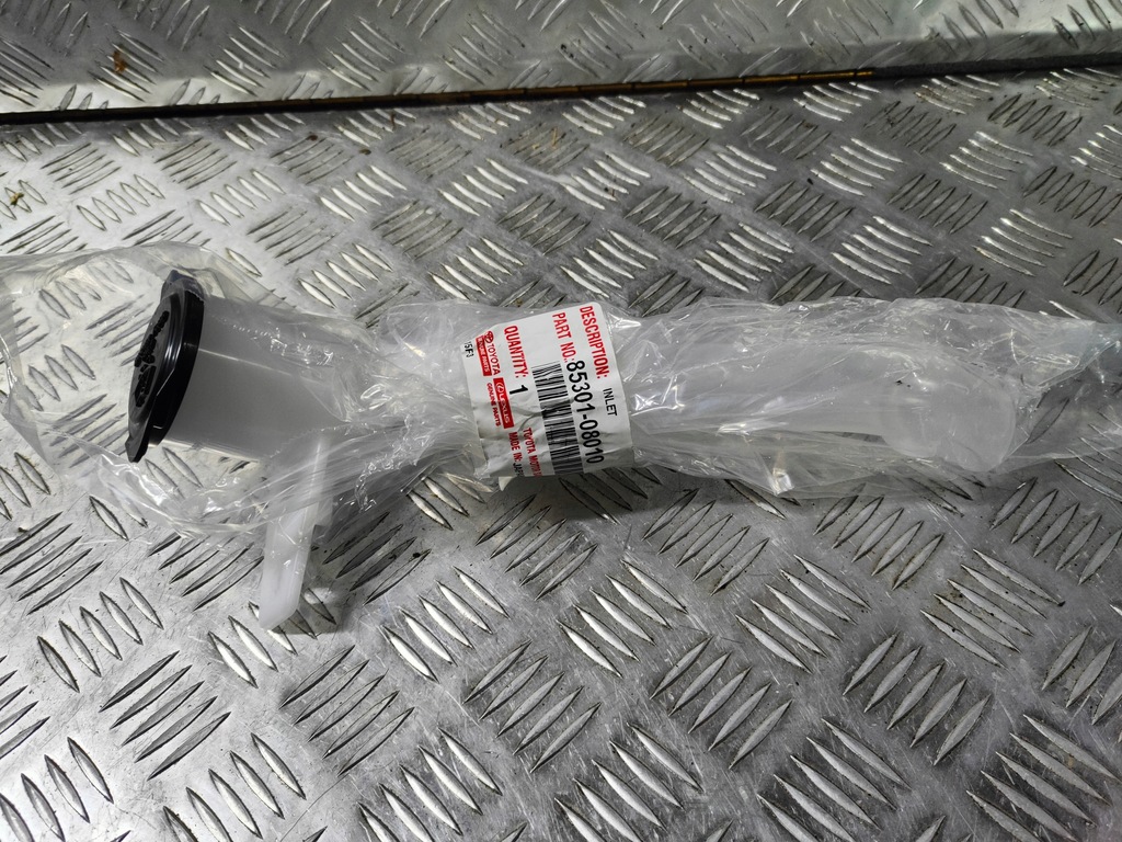 фото №1, Toyota sienna 2021 xl40 трубка заливная горловина бака жидкость омывателя