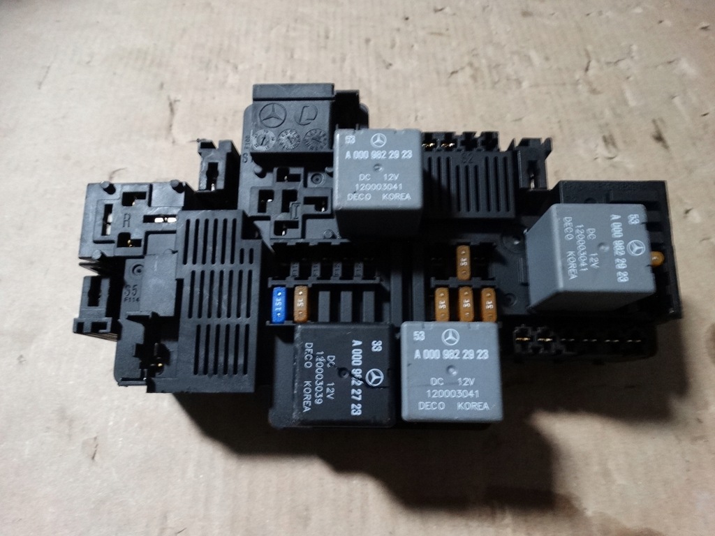 фото №1, Ideał коробка предохранителей mercedes w205 w213 1