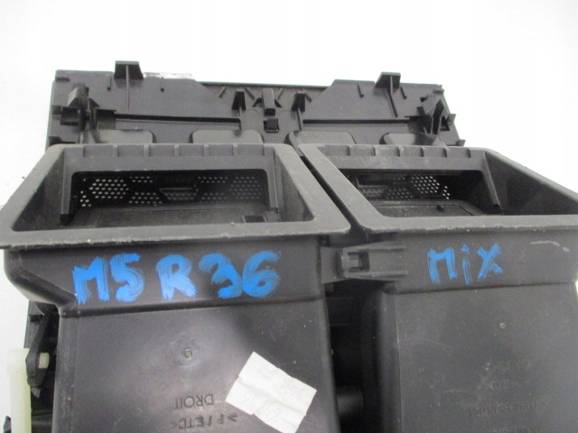 фото №9, Peugeot 407 средняя решётка обдув 9644589777