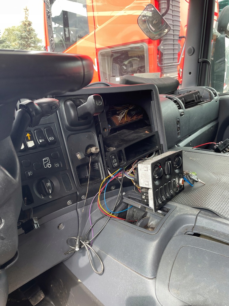 фото №16, Scania p 450 кабіна комплектна