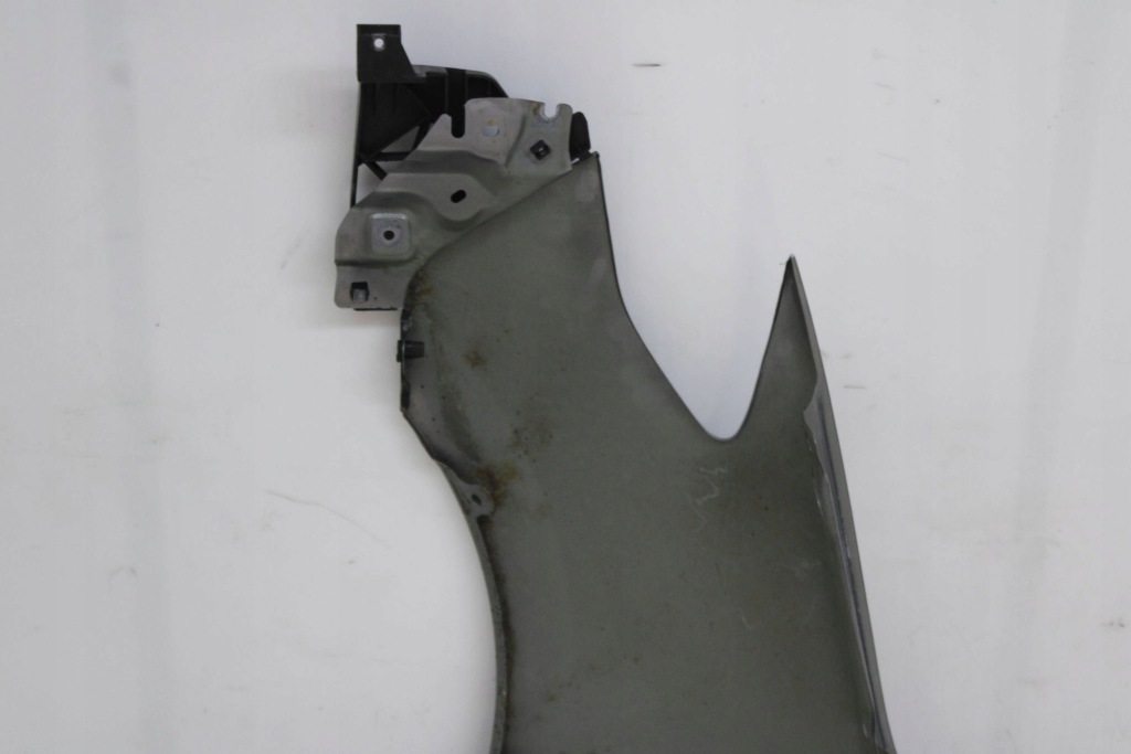 Mazda 5 v cr 05r- крыло  правый  перед передний 38p Цена