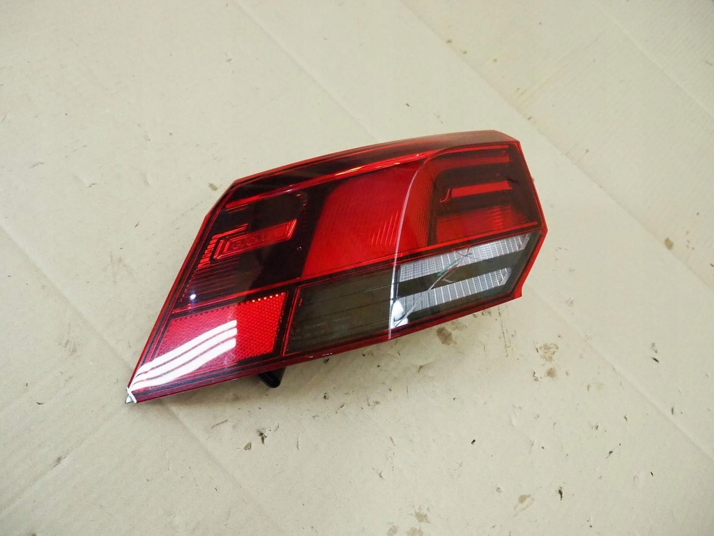 фото №11, Vw golf viii 8 hb лампа led задняя левая 5h0945095c