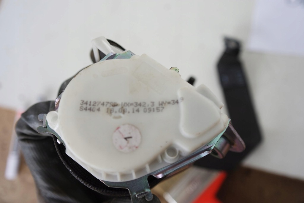 Pas ремни безопасности opel adam 34127479b Цена