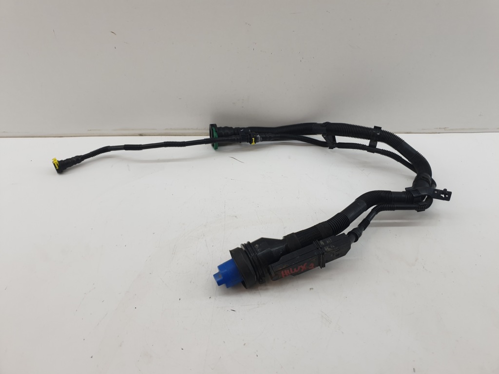 фото №1, Заливная горловина шланги провода крышка adblue toyota hilux viii 8 7432474ae