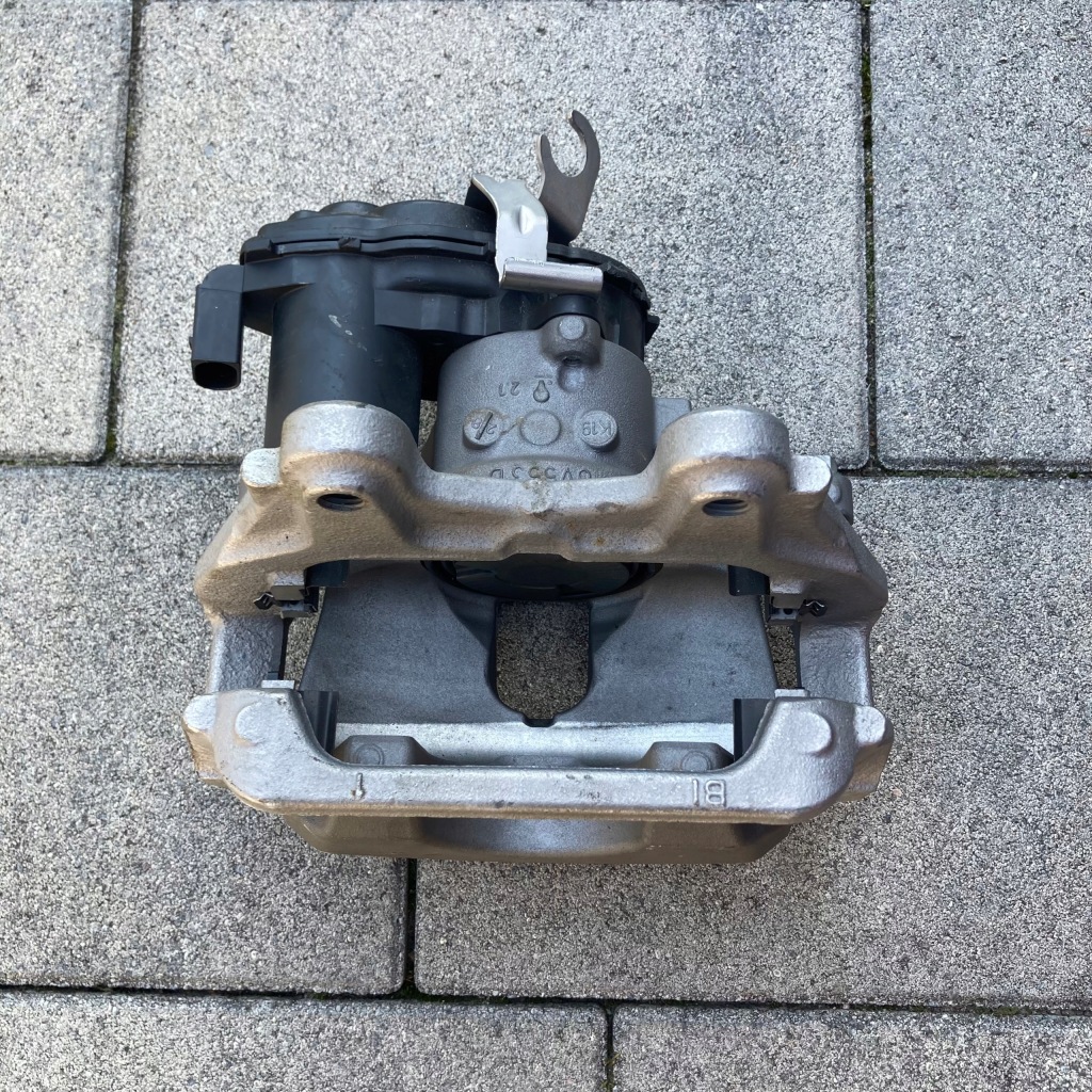 Mercedes eqe w295 v295 супорт гальмівний лівий задній 378x22 Ціна