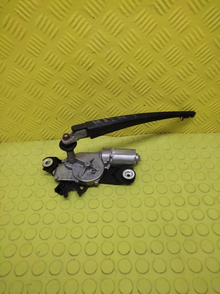 фото №1, Mazda 3 моторчик дворники задняя 0390201588