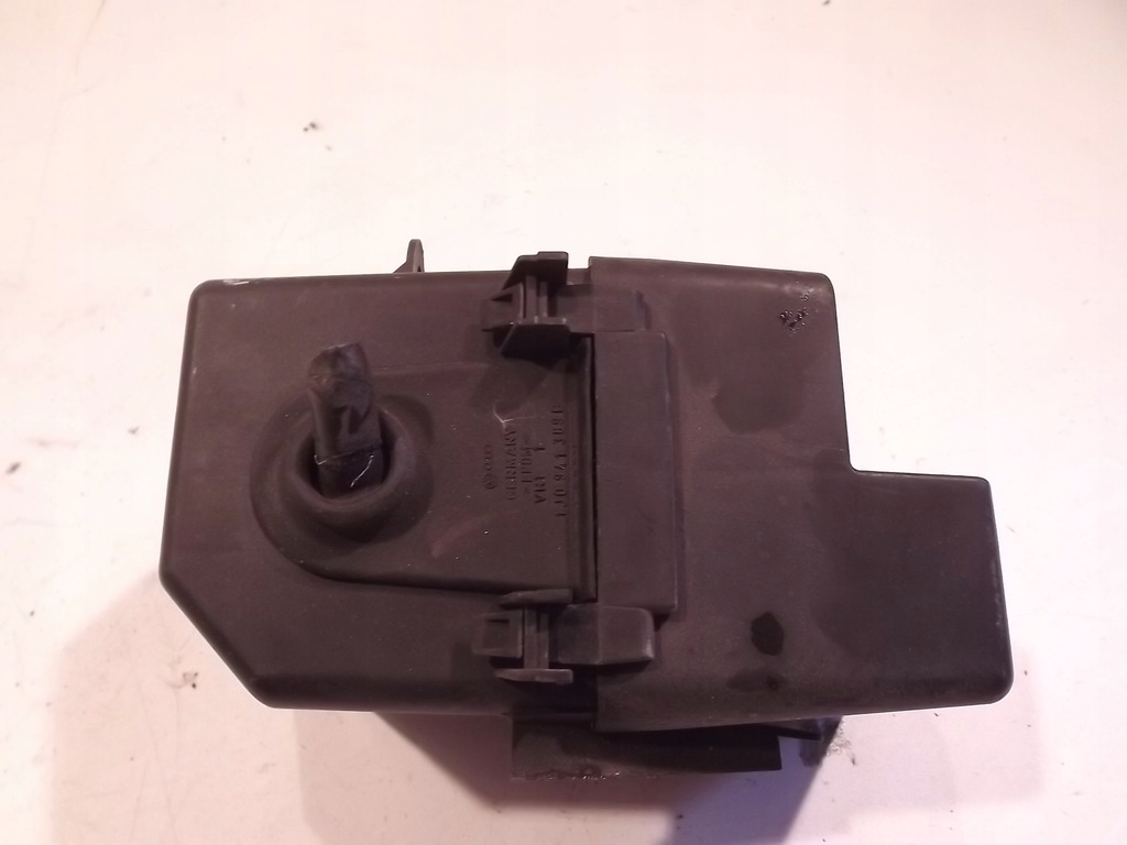 фото №1, !! audi tt 8n 99-06 rok коробка предохранителей !!