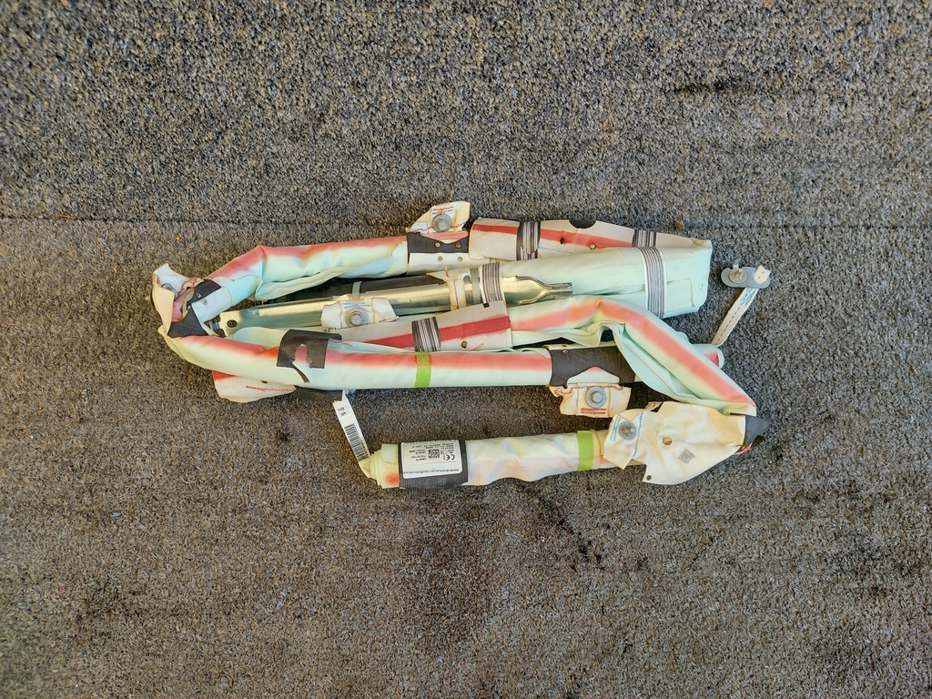 фото №1, Jeep grand cherokee wk2 шторка безпеки права