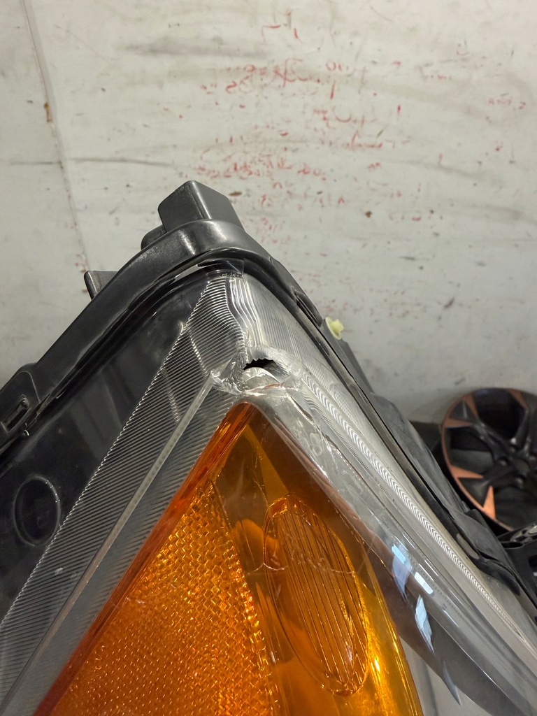 фото №10, Лампа перед передняя правая chrysler voyager v 2008- ксенон 05113338ae