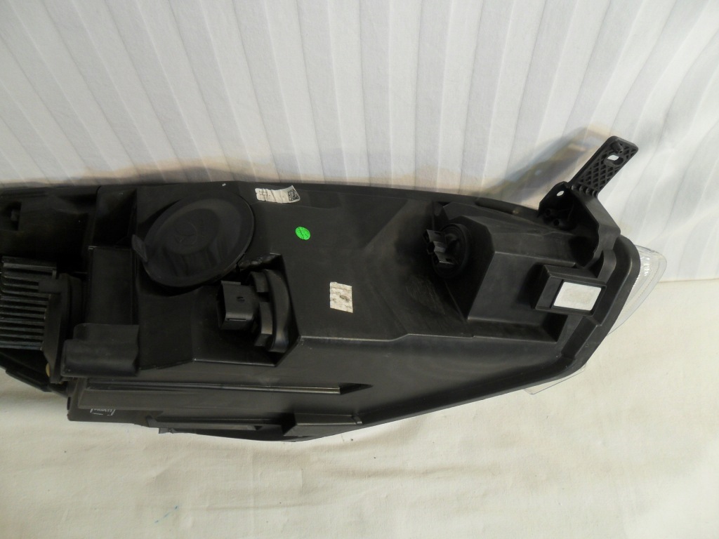 Лампа левый перед eu ford fiesta mk8 2017- h1bb-13w030-ce в Украине