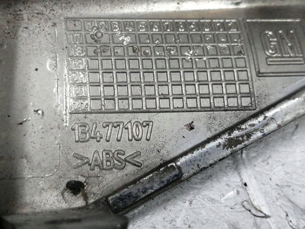 фото №7, Opel crossland x молдинг бампера хром решётка правый 13477107