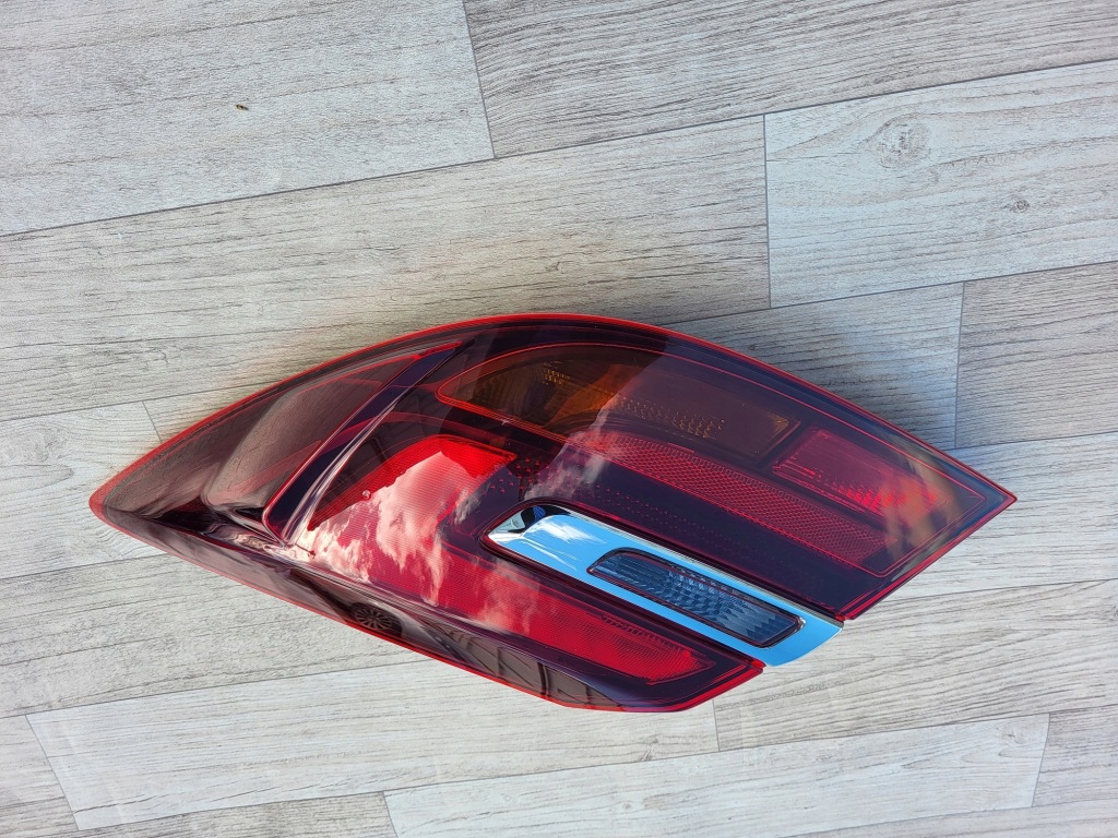 фото №1, Opel insignia a lift hb лампа права задня задня euro