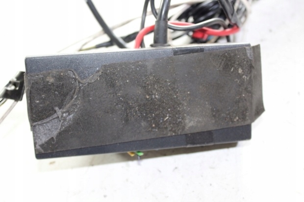 фото №4, Subaru legacy iii 01 2.5 антенна ze усилителем