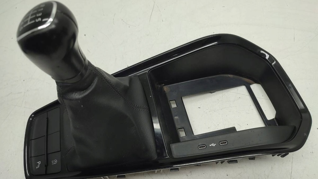 фото №4, Чехол ручка передач рамка зарядное устройство kamiq 2019