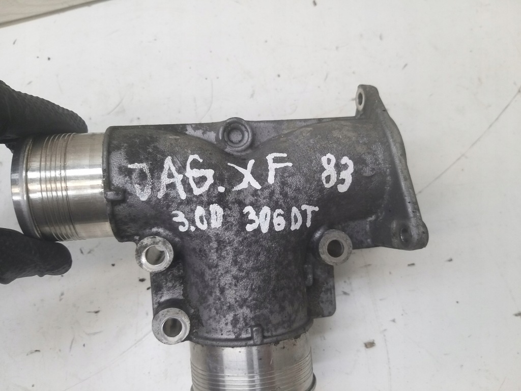 фото №12, Тройник патрубок клапана воздухозаборник 3.0 d td 306dt jaguar xf i x250 1043805s02