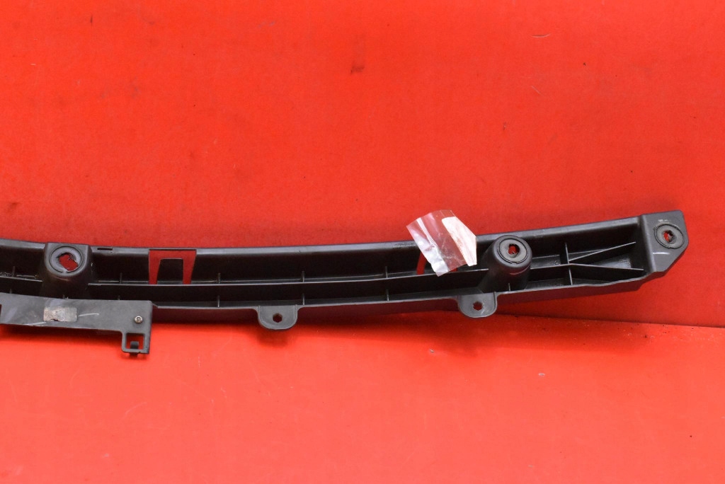 Направляющая кронштейн бампера средний задний  13425524 opel astra 5 v k 5d hb 15-20 с Разборки