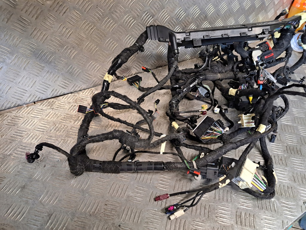 фото №9, Ford focus mk4 activ 1.0 ecoboost электропроводка консоли синхронизация 3