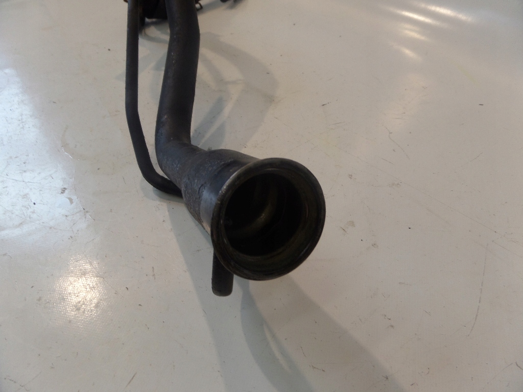 фото №3, Honda insight 09- заливна горловина пального