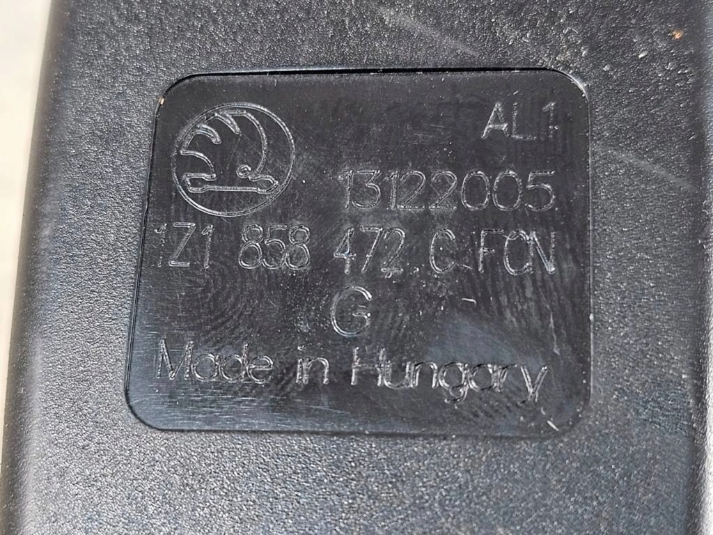 фото №5, Клипса поперечина правый перед skoda octavia ii 04-08