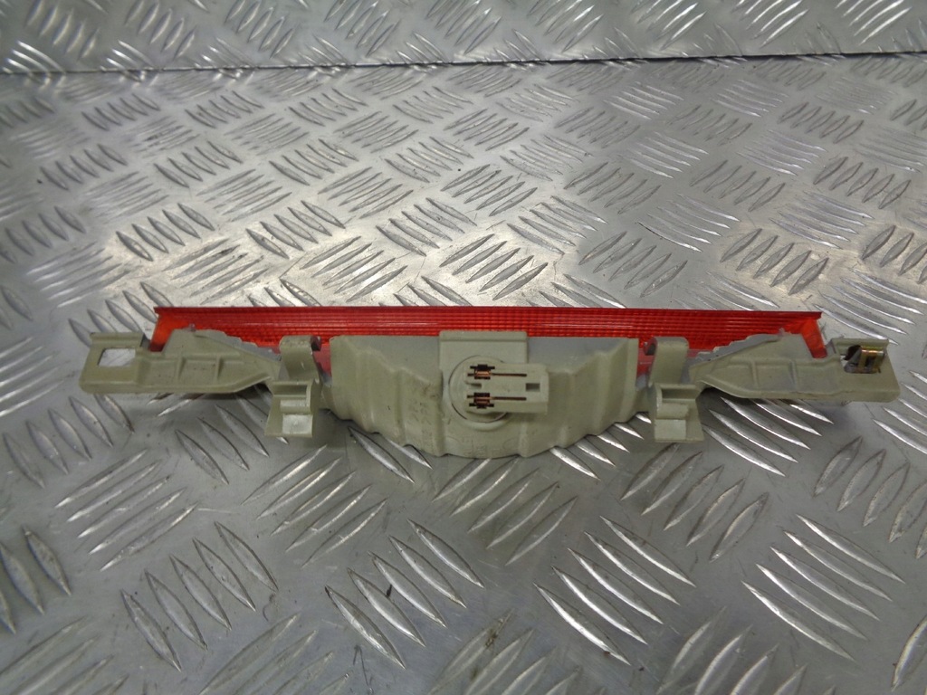 фото №3, Свет стоп-сигнал toyota avensis verso