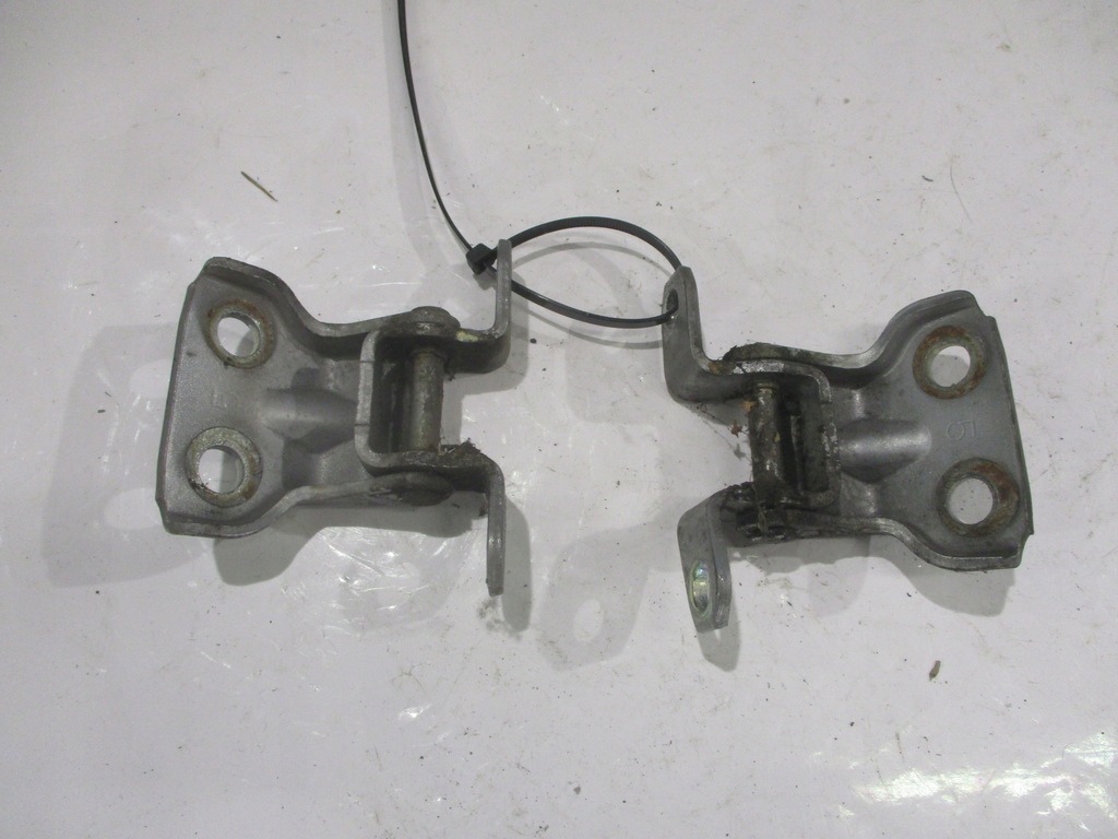 фото №2, Петля петлі двері правий перед terios ii 06- s28