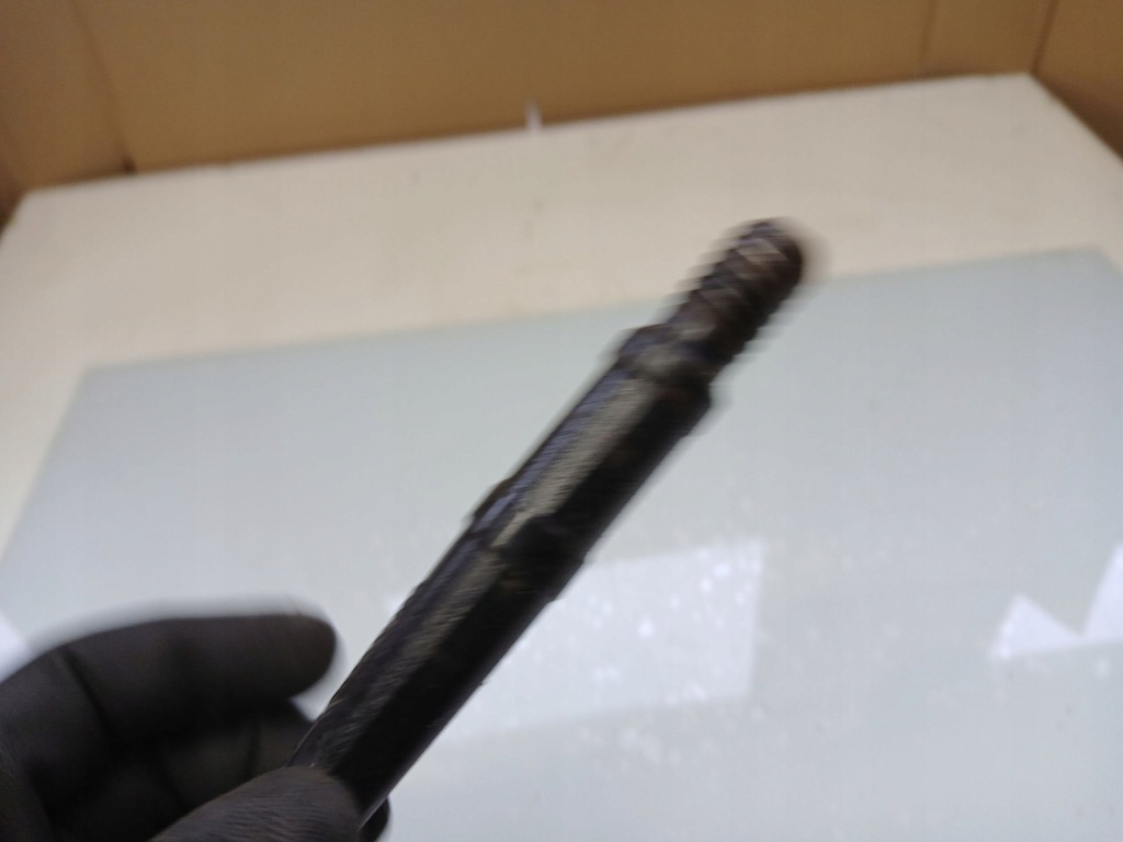 фото №5, Audi a4 s4 b7 8e 8h 2006 проушина буксировочный / крепление