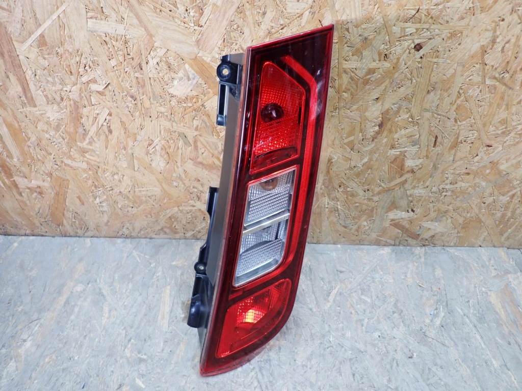 Купити Лампа права задня правий задній renault express van iii 2021- 265504912r