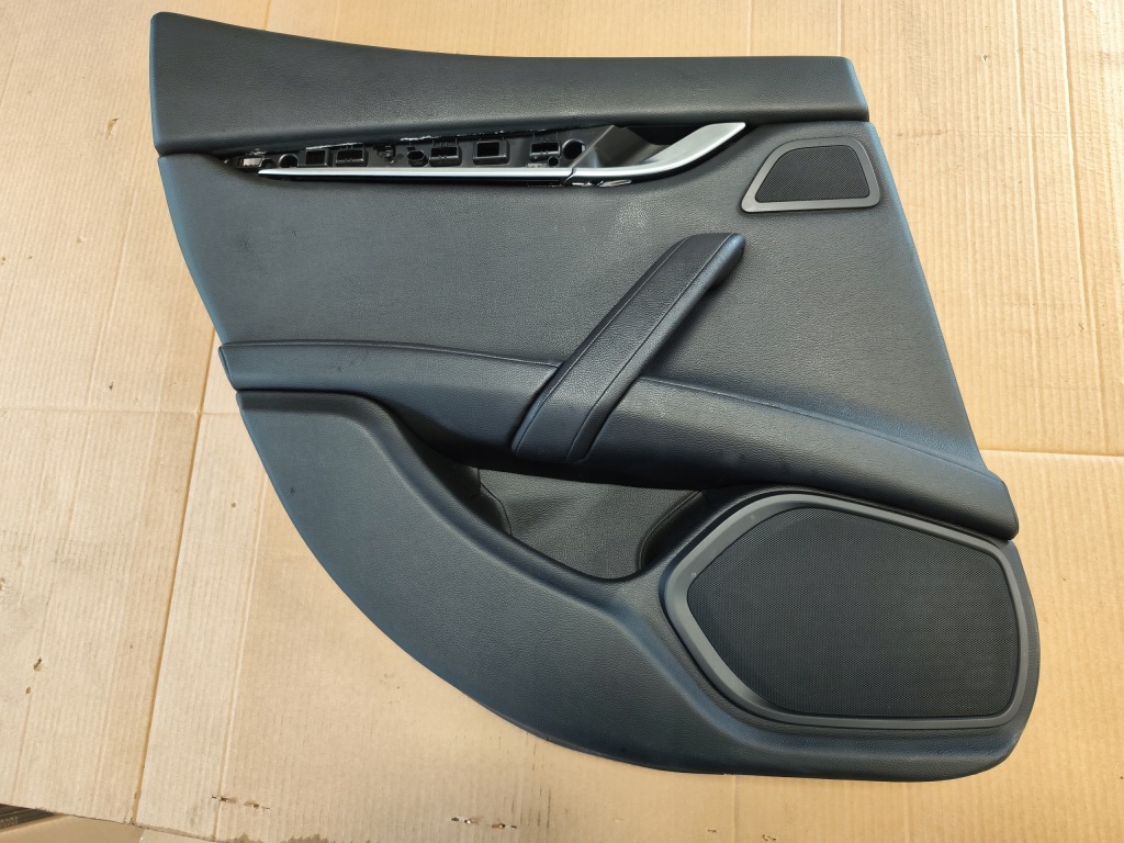 фото №1, Обшивка двері задня лівий чорний maserati ghibli 2016