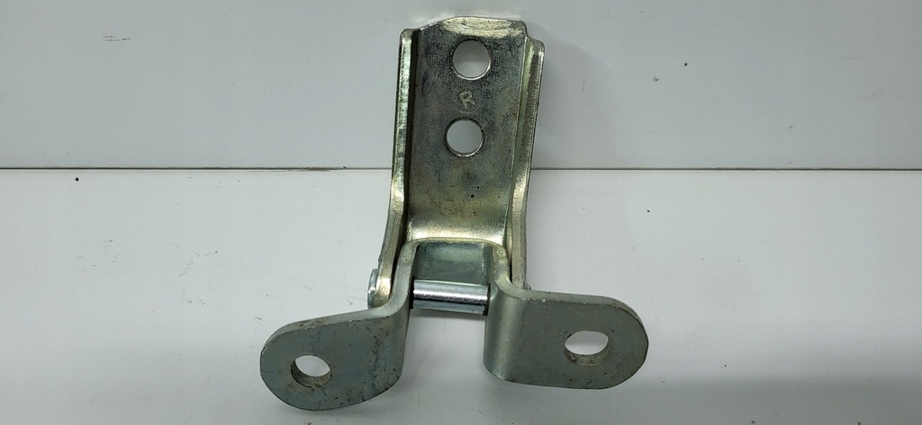 фото №10, Corolla / corolla verso петля передних дверь перед góra правый 68710-02050