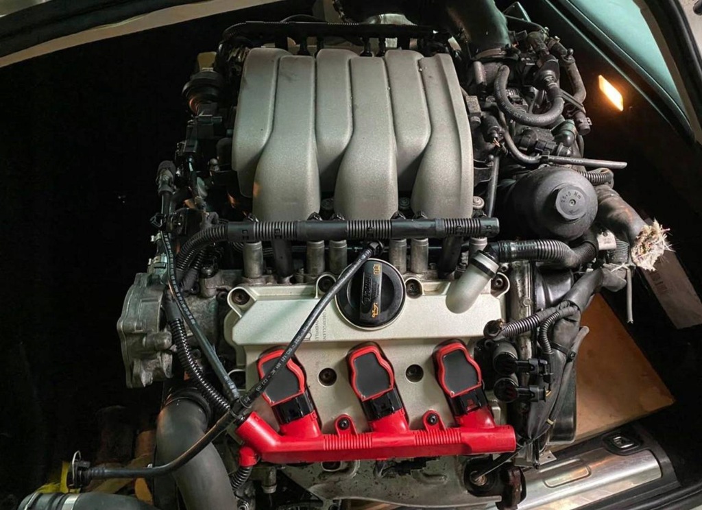 Купити Двигун комплектний  cal 3.2fsi