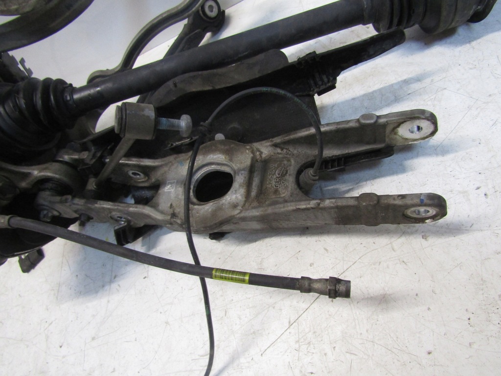 фото №9, Подвеска левый задняя mercedes glc x253 amg 4.3 kpl