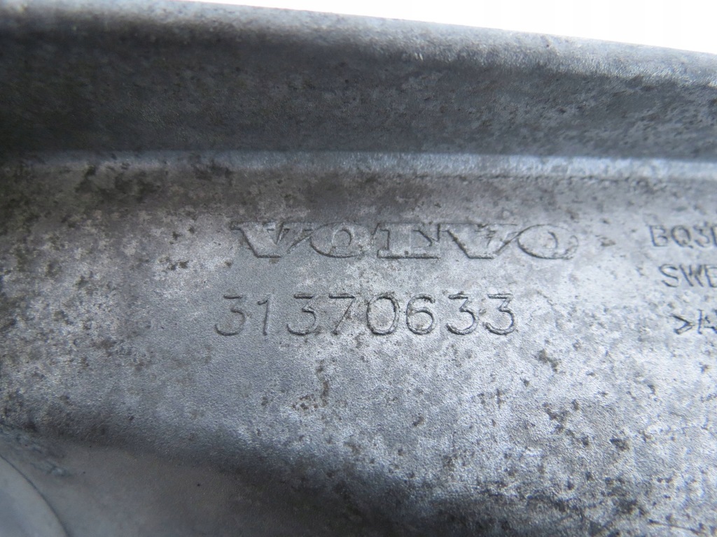 фото №6, Кронштейн кронштейн коробки volvo s90 2.0 v90 31370633