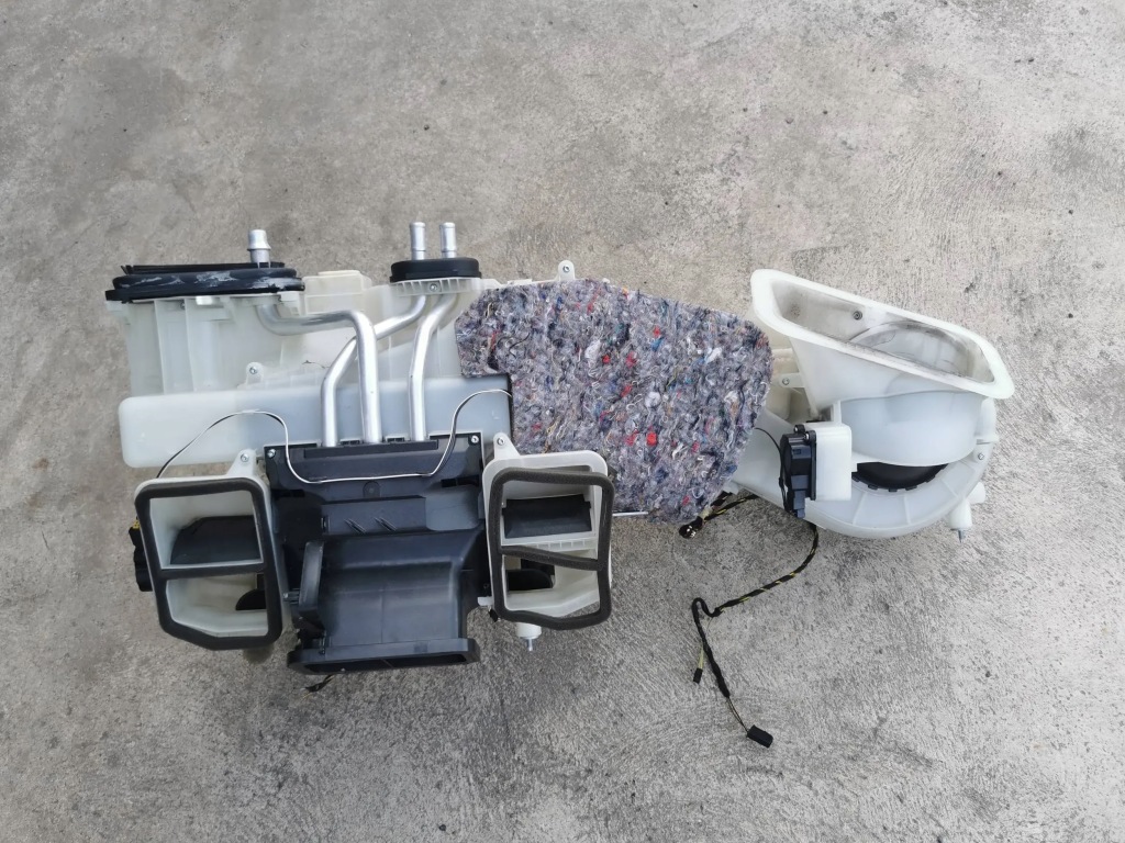 фото №1, Mercedes slk r171 w171 отопитель europa 150 tys km