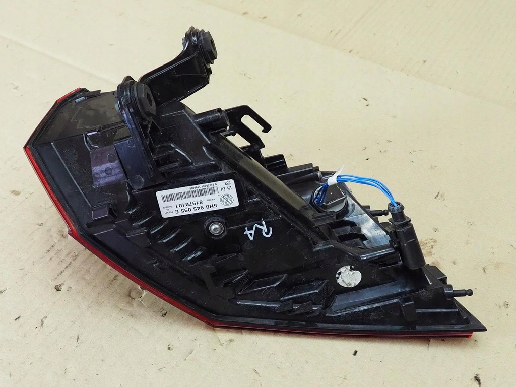 фото №12, Vw golf viii 8 hb лампа led задняя левая 5h0945095c