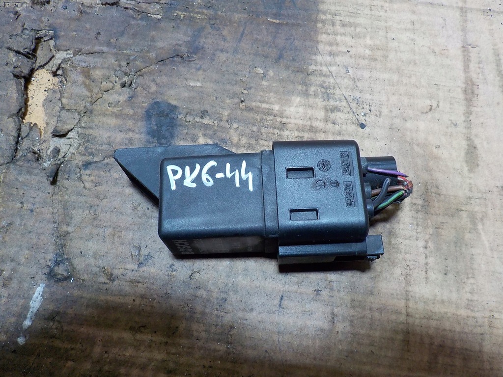 фото №1, Реле passat b6 06r. 0281003038