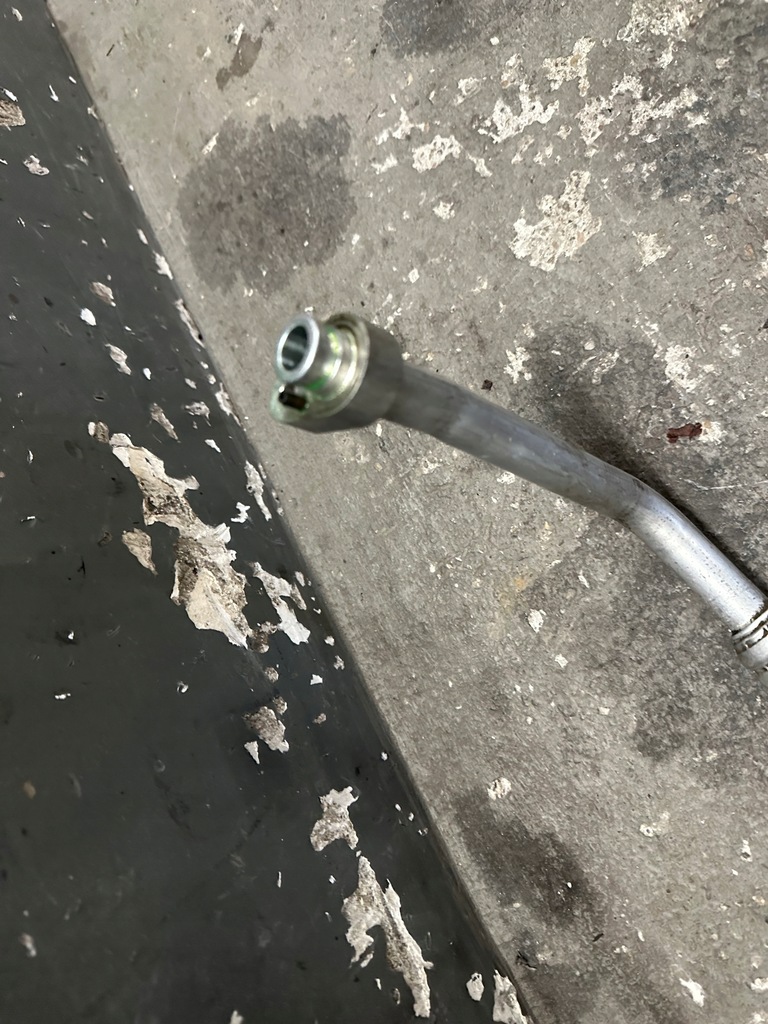 фото №5, Шланг кондиціонера audi a4 b9 2.0 tfsi 8w0816743bn