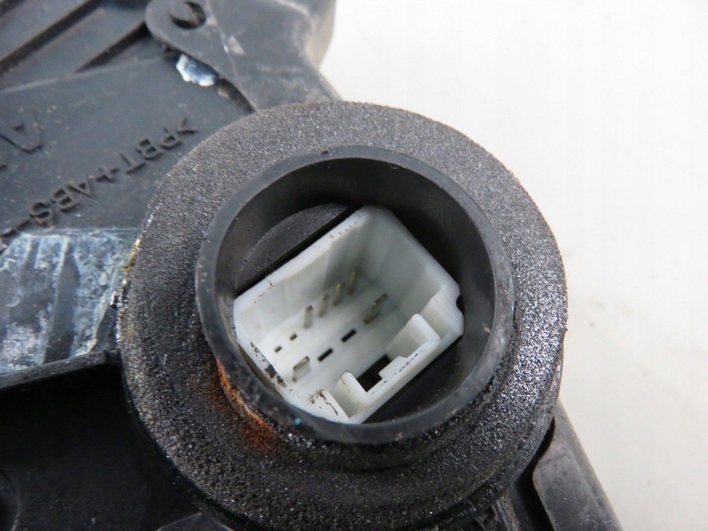 фото №6, Замок левый передний pontiac vibe i 5 pin