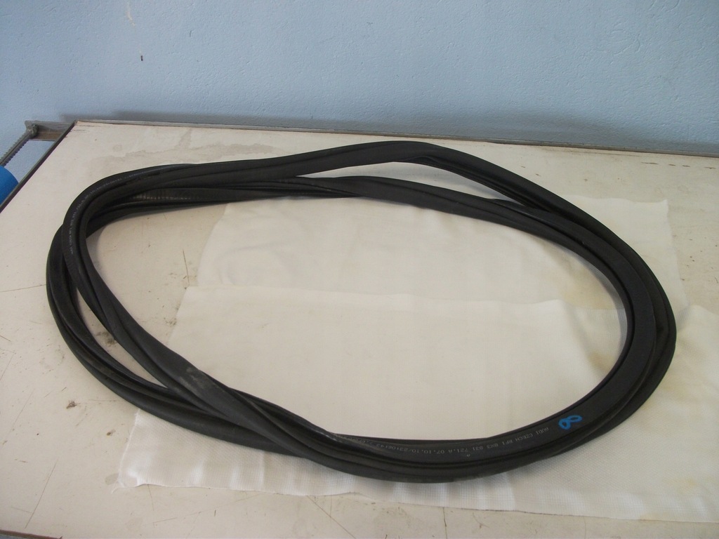 фото №1, Прокладка дверь левый перед audi a1 8x3831721a