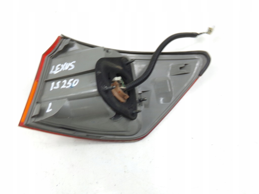 Lexus is ii 2 06-09 лампа задній ліва sedan 4d + вкладиш Доставка