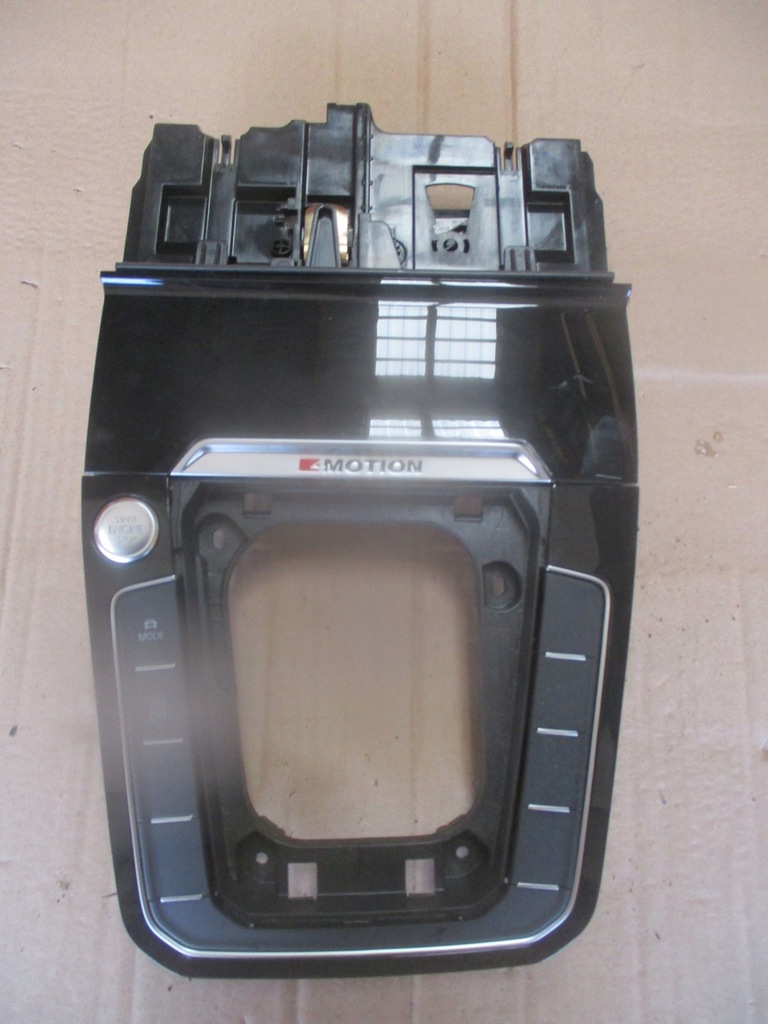 фото №1, Рамка тунель перемикачі 5g0980611 vw passat b8