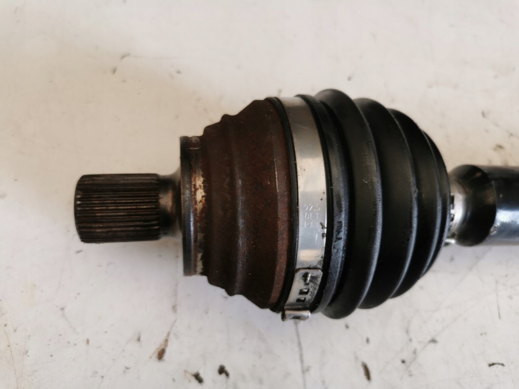 Приводной вал правый  vw skoda seat audi 1k0407272cc в Украине