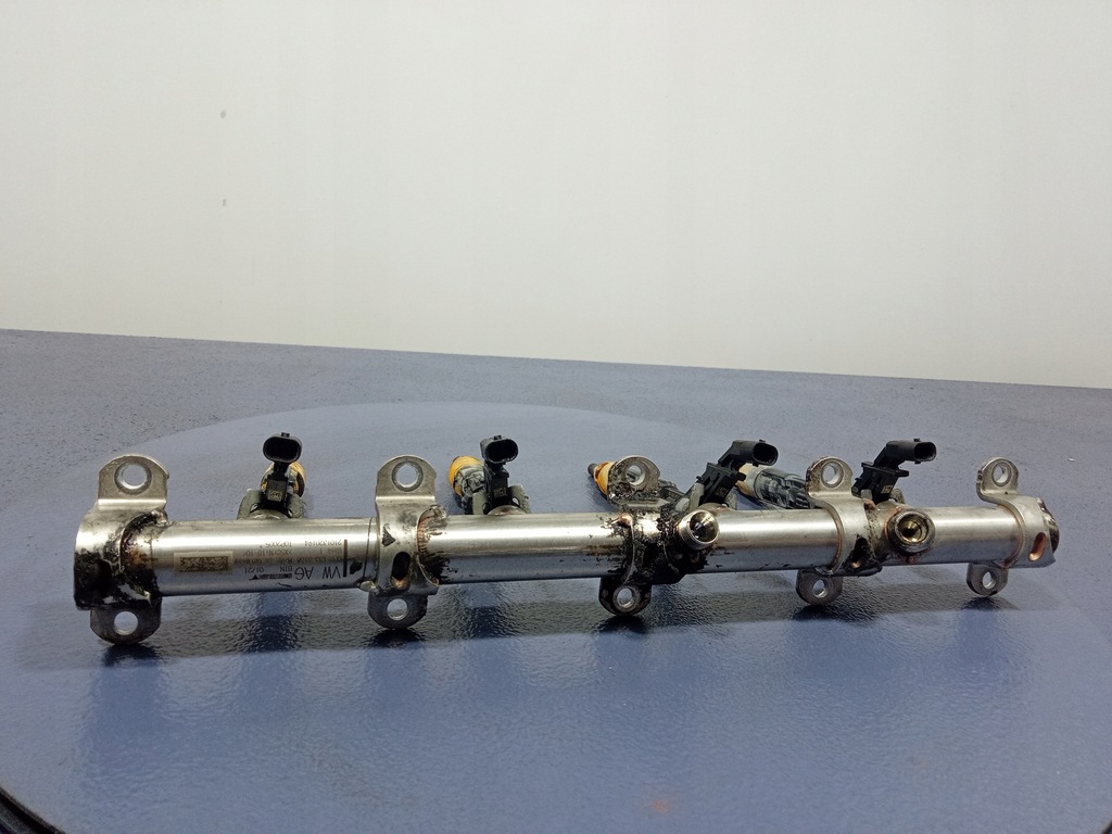 фото №6, Audi q8 rsq8 4m8 4.0 tfsi молдинг упорскування 0p2133316a