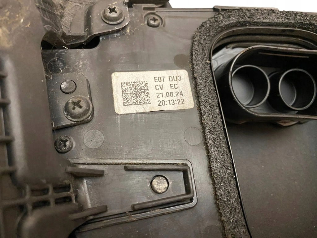 фото №12, Kia ev6 2021 права сторона лампа задня