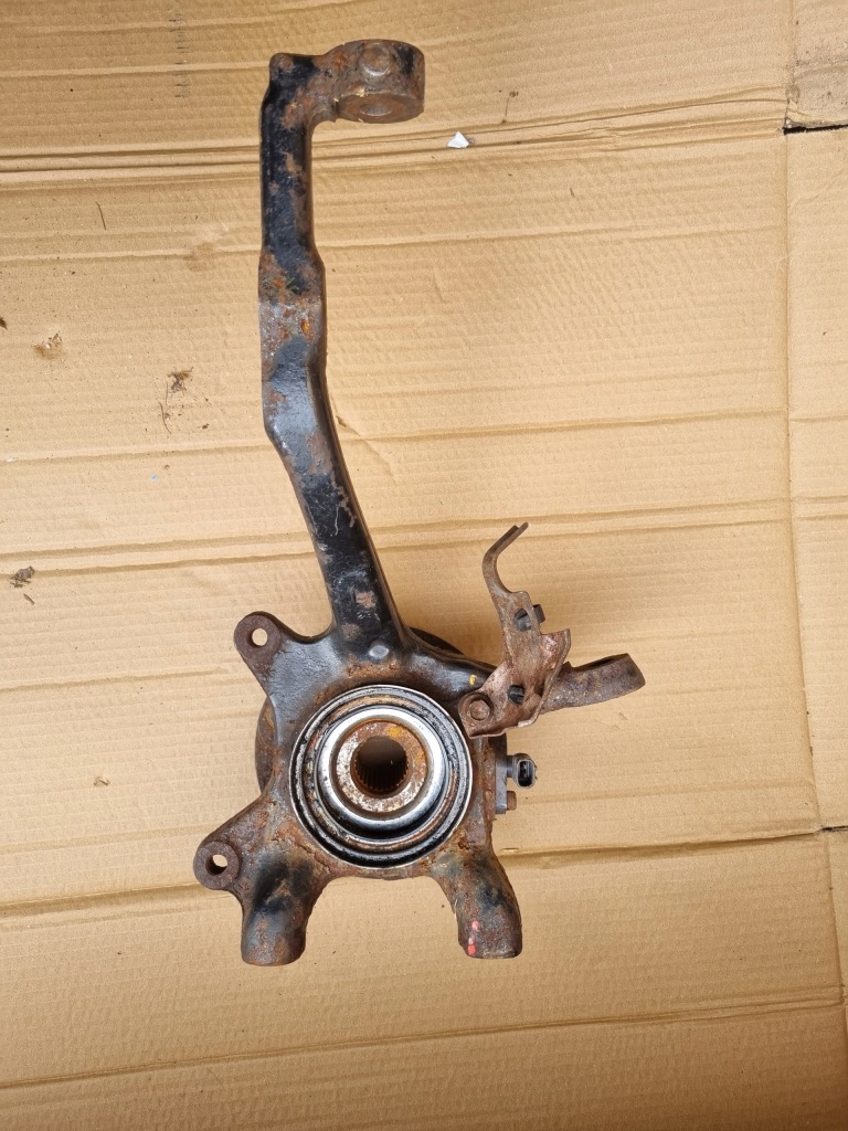 фото №1, Toyota land cruiser 150 d4d поворотный кулак левая перед