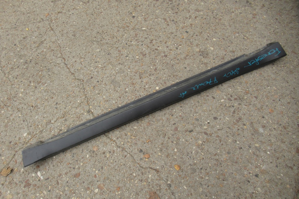 фото №1, Subaru forester 11r молдинг порог правая